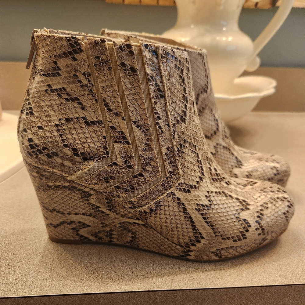 Snakeskin Patterned Wedge Ankle Boots